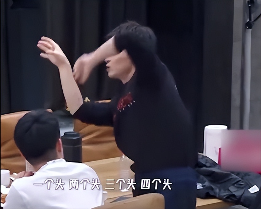 鹿晗背景有多强,鹿晗背景有多强大