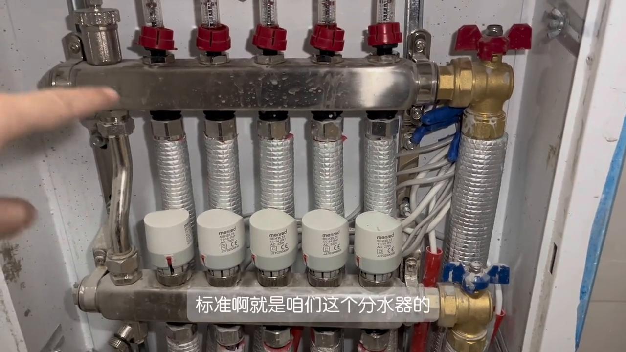 冬天铺地砖怎样调地暖,如何让家里的地暖更暖和