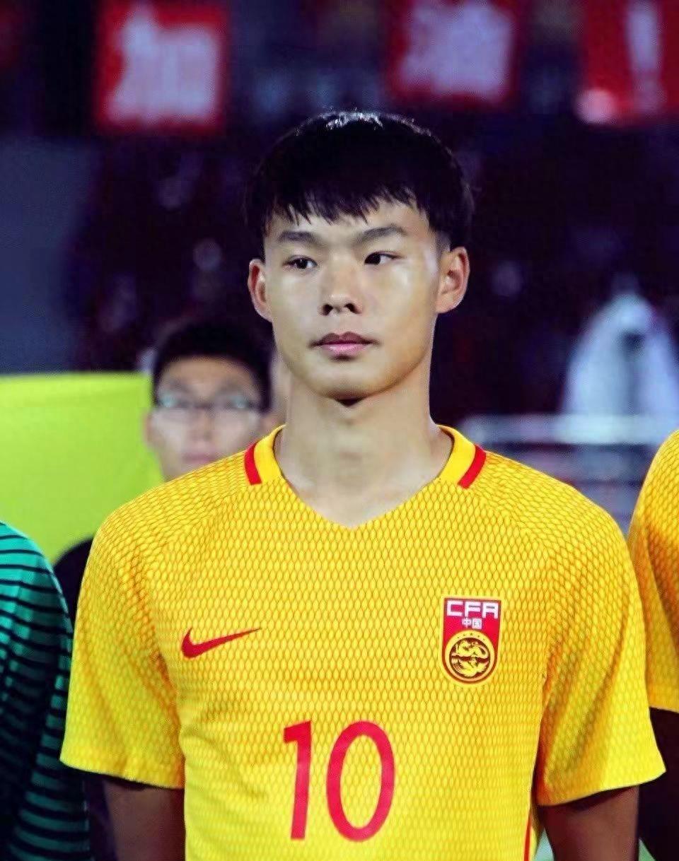 当今足坛无可争议的最顶尖的巨星,曾被寄予厚望的足坛十大失望天才