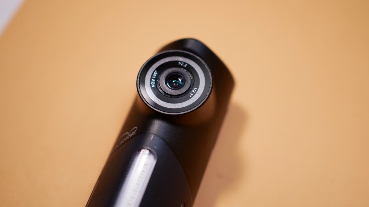 迈极炫seemeedv测评,迈极炫尾灯行车记录仪一直闪白灯