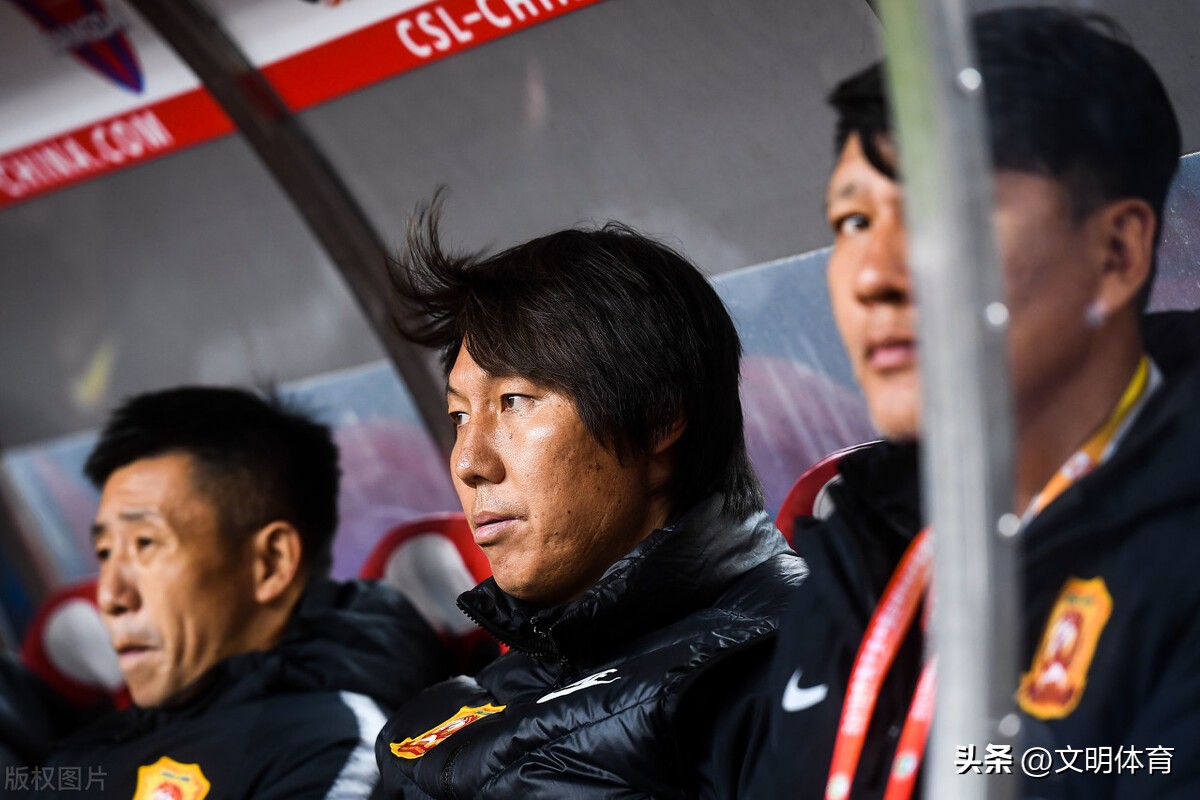 武汉长江李铁工资,武汉长江俱乐部李铁