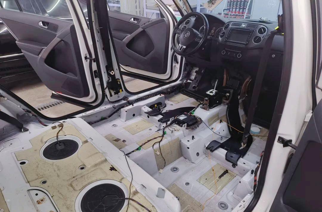 12年大众途观二手车翻新,大众途观外观塑料件翻新