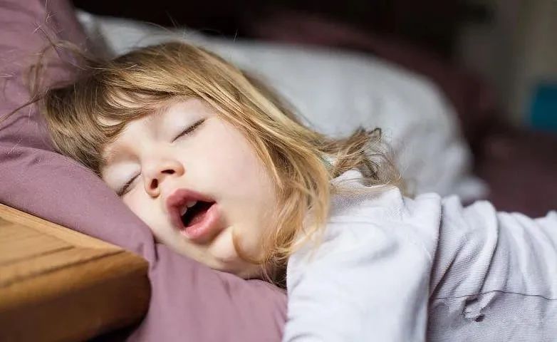 腺样体肥大孩子变丑,腺样体肥大大概几岁开始面貌变丑