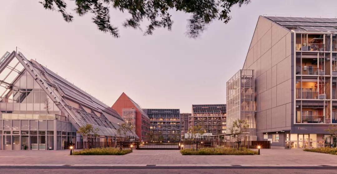 零碳排、零废弃、以租代售的模块化新型小区，还能种菜养鱼