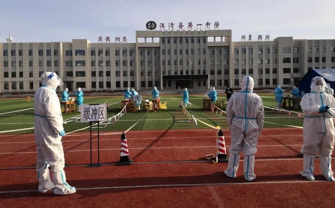 政法干警抗击疫情,疫情防控中全市政法机关冲锋陷阵