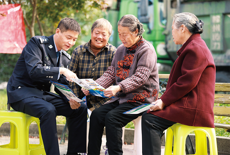 实现全体老年人享有基本养老服务,推动实现全体老年人享有什么服务