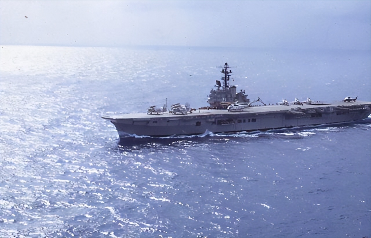 墨尔本号航母意外之喜是什么,3000万买的航母墨尔本号