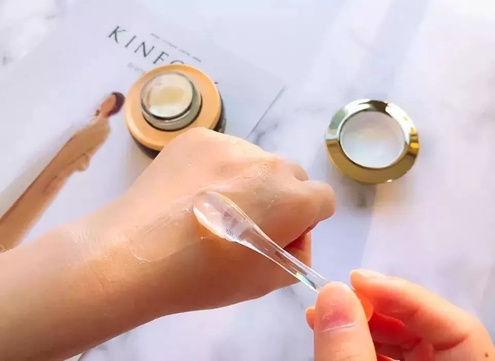 韩国东星小黑瓶祛斑霜，​韩国东星制药60年口碑企业出品！