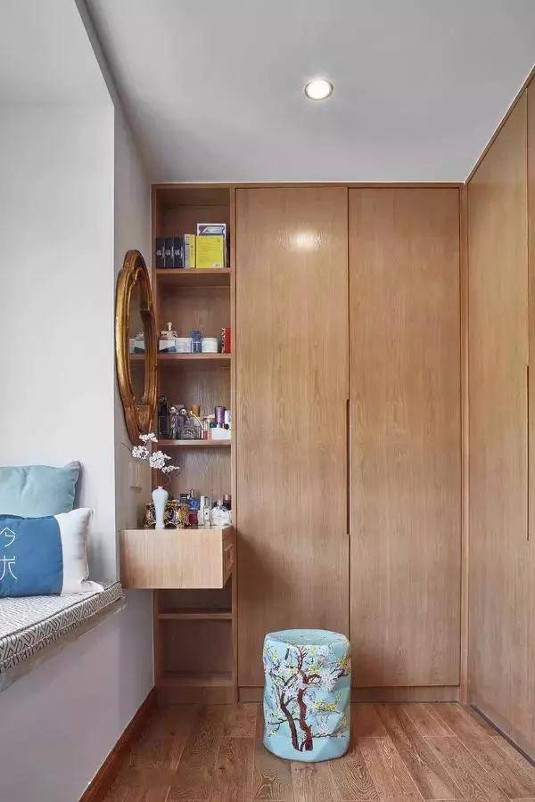 卧室衣柜现在衣柜都流行这样做,现在卧室衣柜流行怎么装