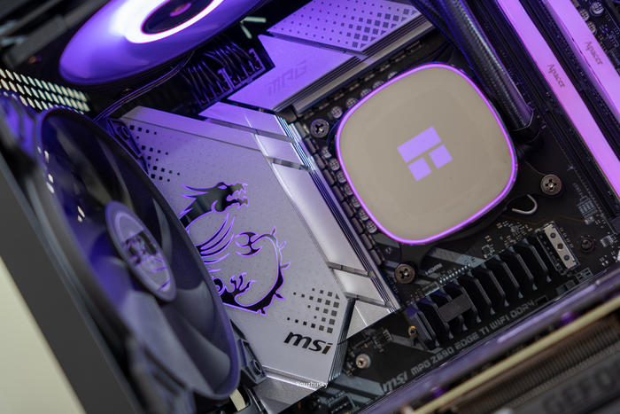 微星z690刀锋可以用1070ti吗,微星z690刀锋钛对比吹雪