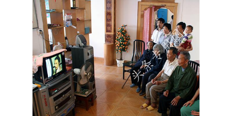 人到老年怎么干不动了,瘫痪在床的老人何去何从