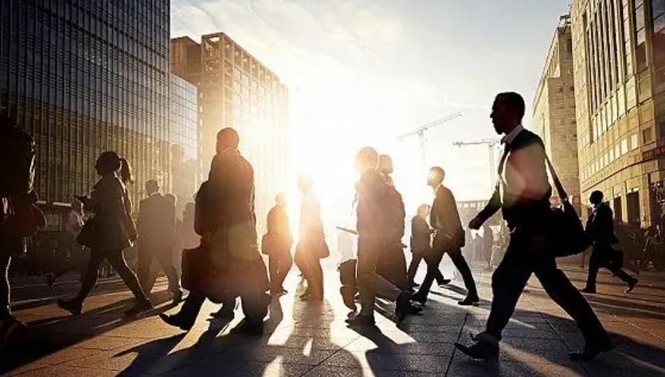 济南“抢企抢才”的经济学原理