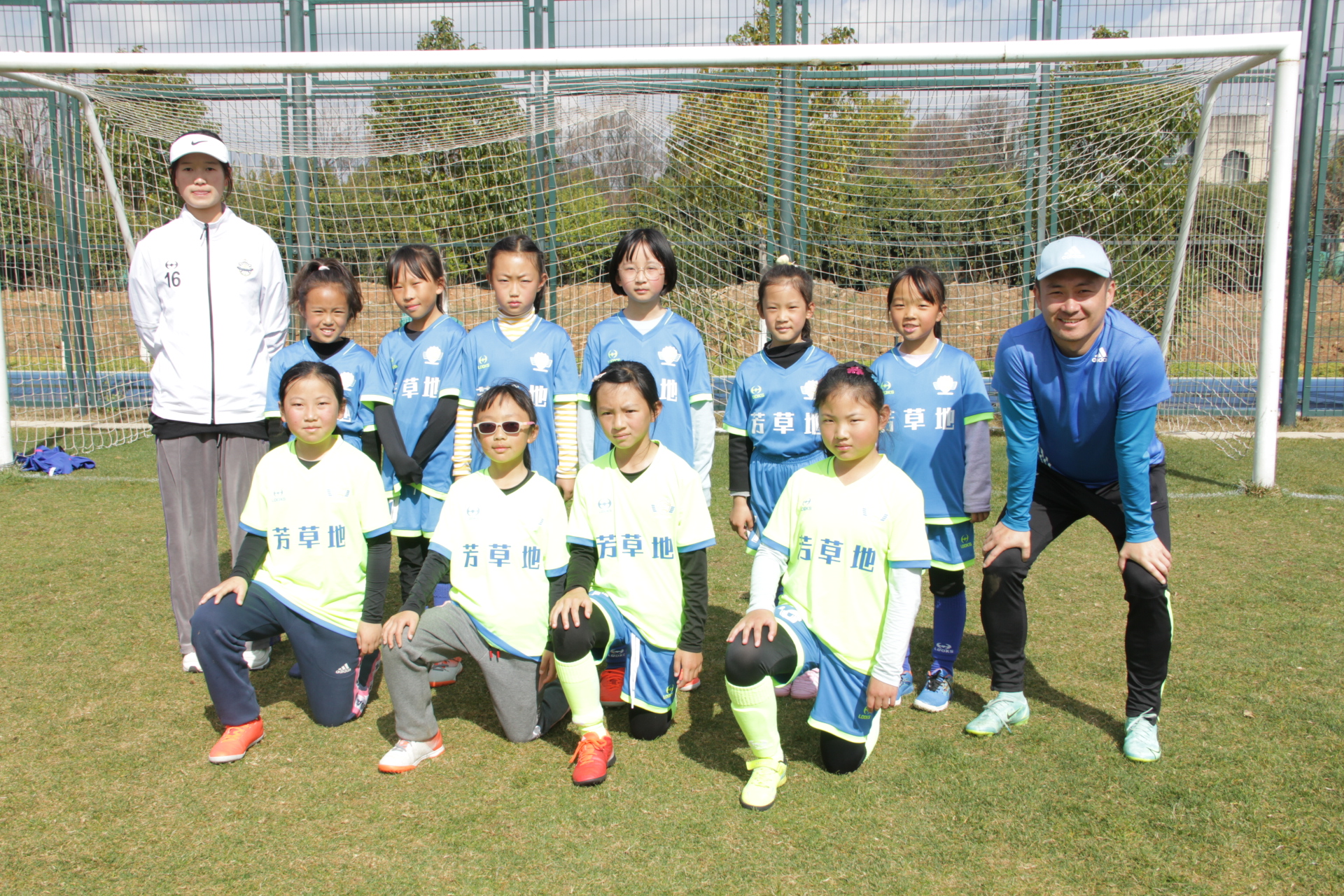 西山区校园足球联赛比赛,昆明市西山区芳草地国际小学