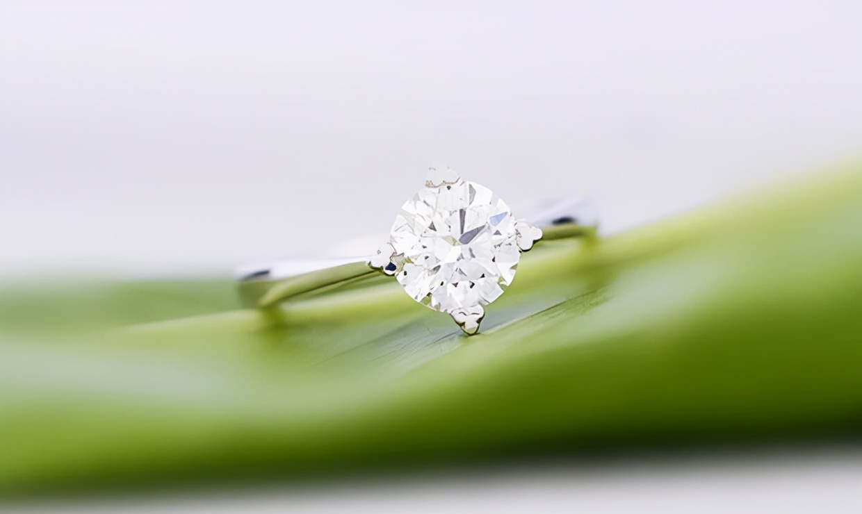 以前买的钻戒好还是现在的钻戒好,特价钻戒和一般钻戒有什么区别