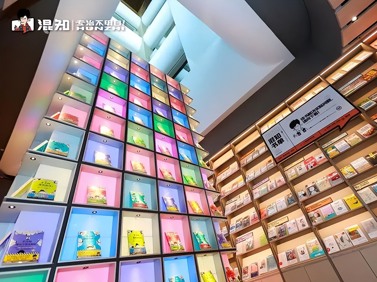 30+家“大V品牌”冲向线下抢开首店，商场们该招谁？