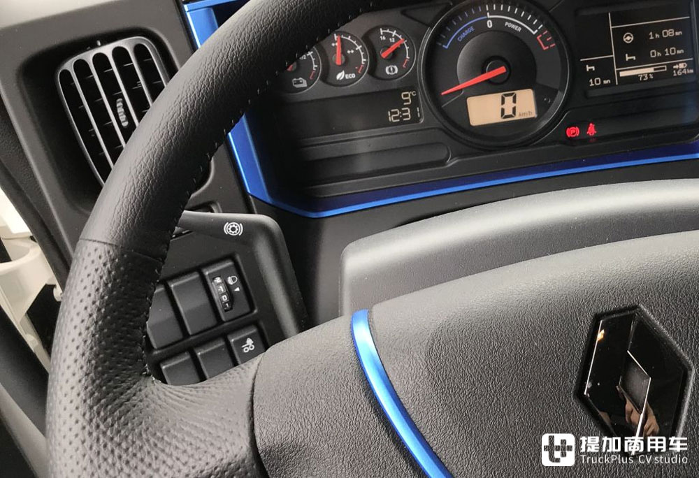 并不垃圾的垃圾车，已在波兰投放的雷诺D.ZE6x2电动环卫车实拍