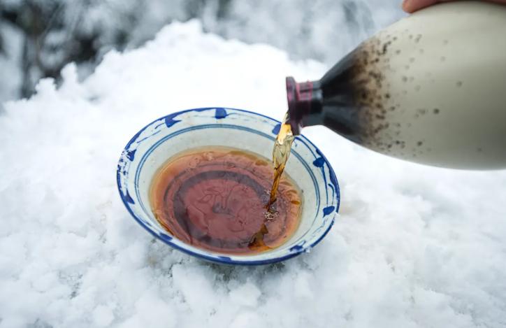 传承千年的黄酒，为啥如今很少有人在喝，过来人透露这3个原因