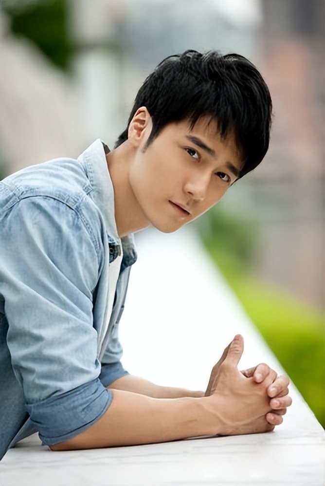 内娱“四大小生”，有人“家暴”绯闻缠身，有人“不务正业”