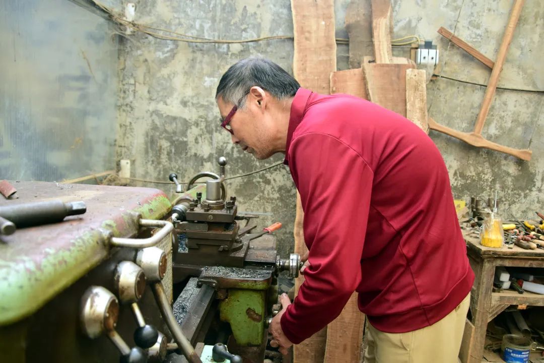 长葛一“能人”：做鲁班凳、木牛流马“一绝”！造的二胡“争着要”！