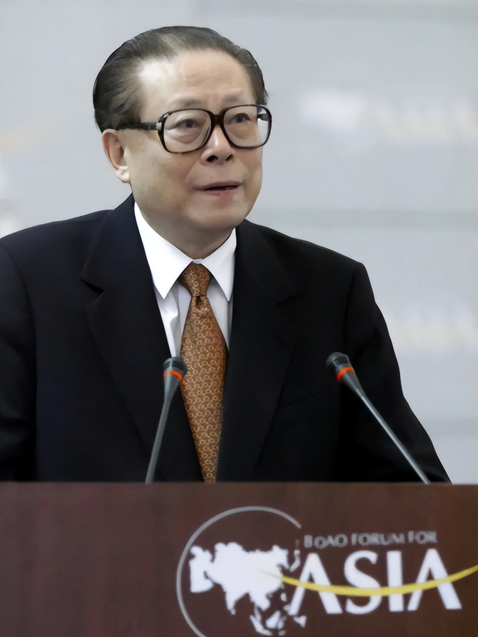 98年华莱士向中国提出采访江*民泽**，国新办考虑后决定：可接受采访