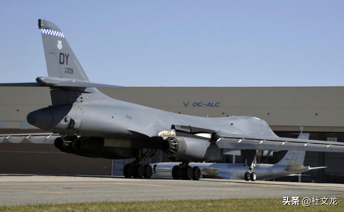 印度光辉国产舰载机,印度买b-1b轰炸机