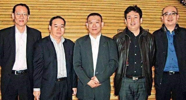 澳门街市伟,澳门街市伟年轻照片