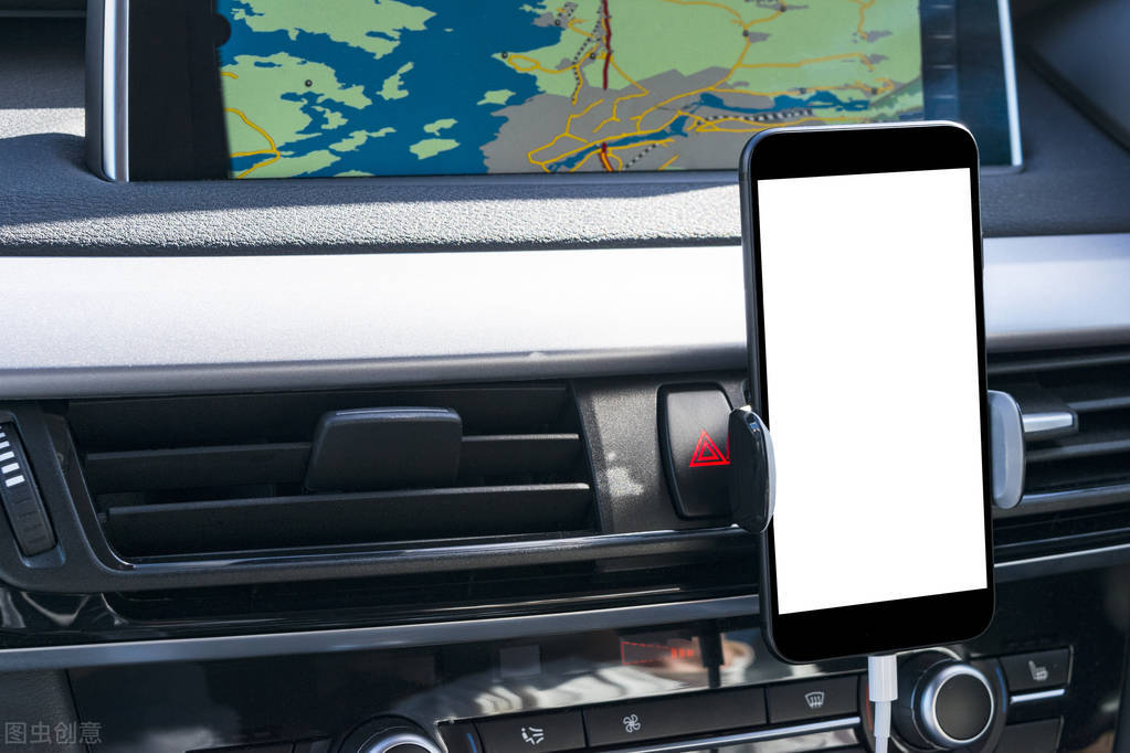 浙江：奥迪车违章47次扣112分还没年检女司机：不清楚