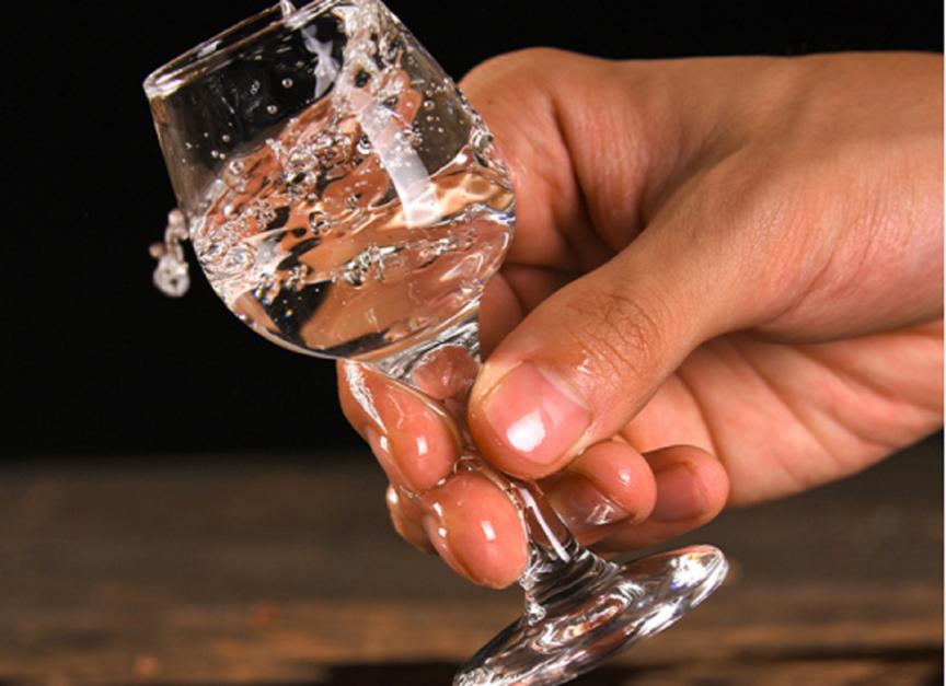 酒桌上敬酒技巧书籍,酒桌上的敬酒的技巧