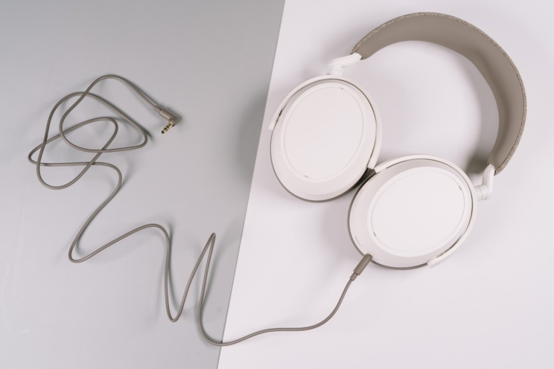 森海塞尔momentumm2,森海塞尔momentum4是开放式耳机吗