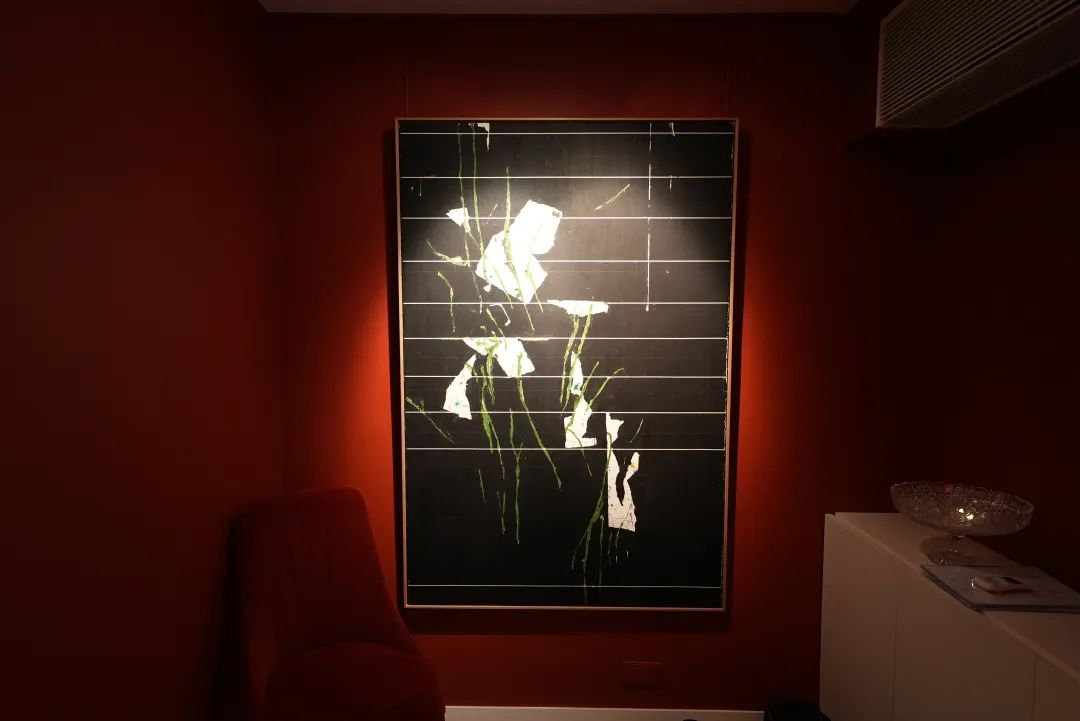 亚洲顶级藏家的4层海滨之家：挂满30件珍藏，审美一流