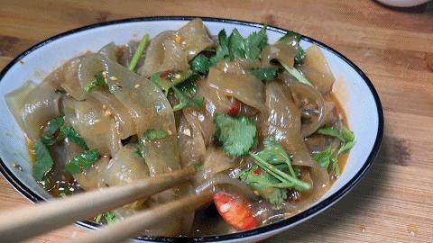 麻酱宽粉好吃的做法,爽滑劲道的麻酱宽粉的做法