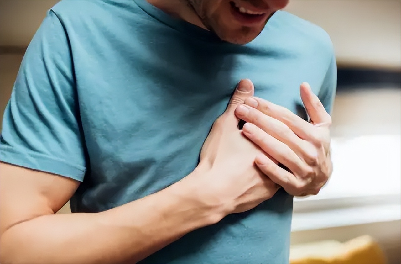 一饿就心慌手抖是什么原因引起的,一饿就心慌手抖是什么原因