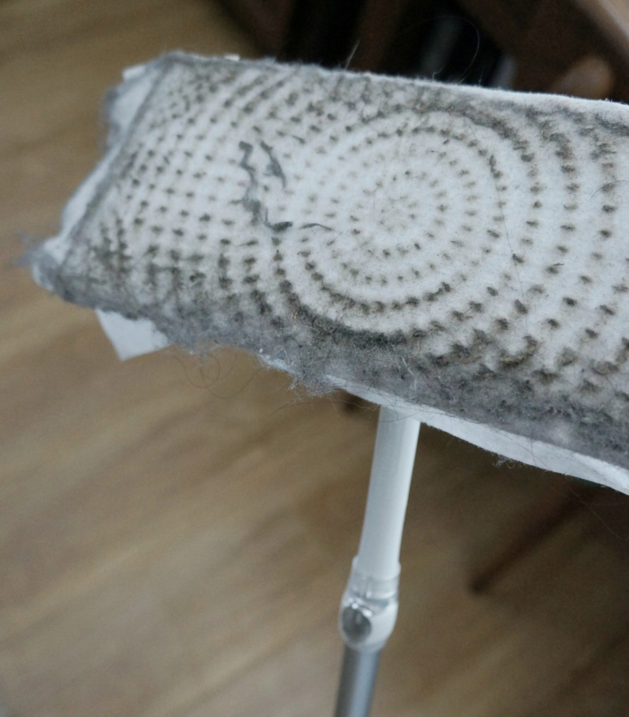 屋里的毛絮怎样打扫干净,家里毛絮太多怎么打扫