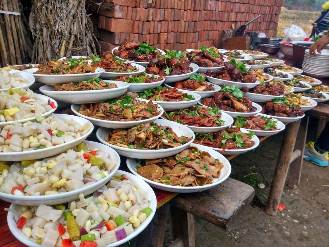 一家三口结婚宴席,一家三口参加婚礼完整版