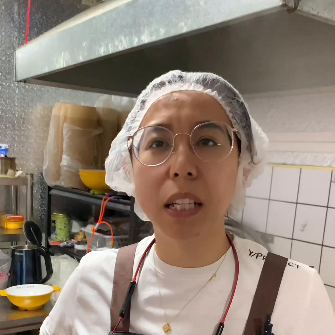 被割过韭菜的小夫妻再次回到餐饮界，这次他们做的真棒！#加盟