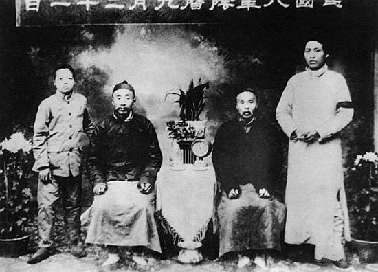 52年毛主席接见恩师李漱清，因何李漱清坦言：见到您，我有点害怕