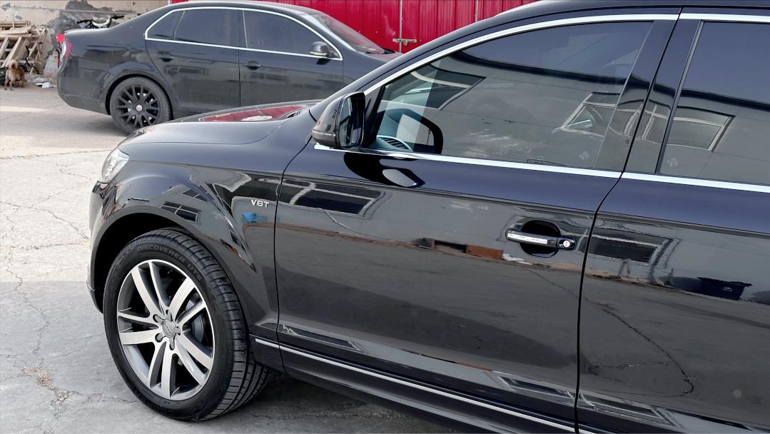 奥迪q7报废厂,老款奥迪q7出车祸