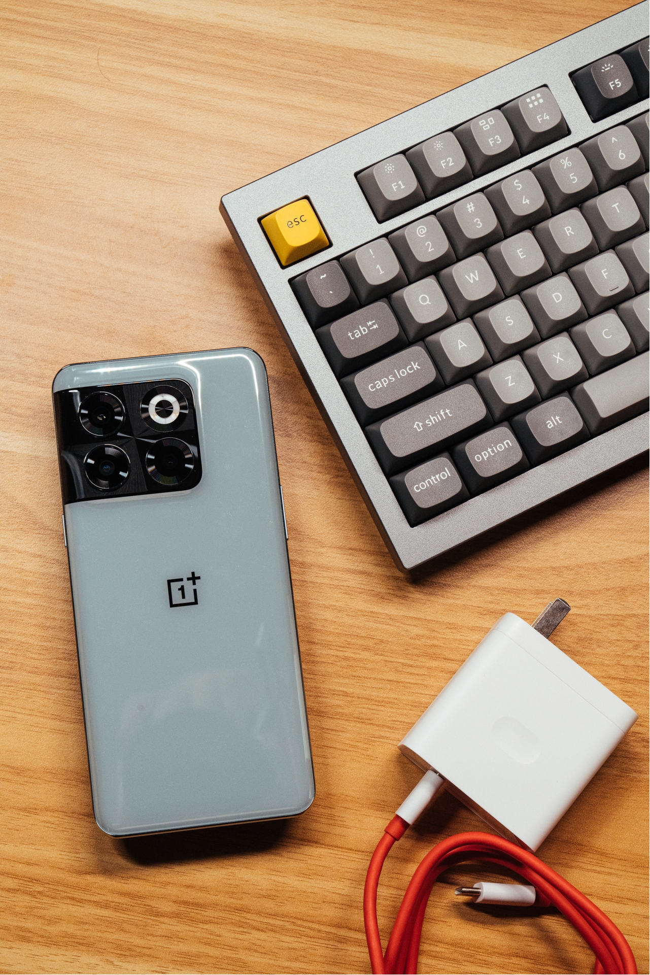 双机党iphone13promax,入手两个苹果手机怎么选择