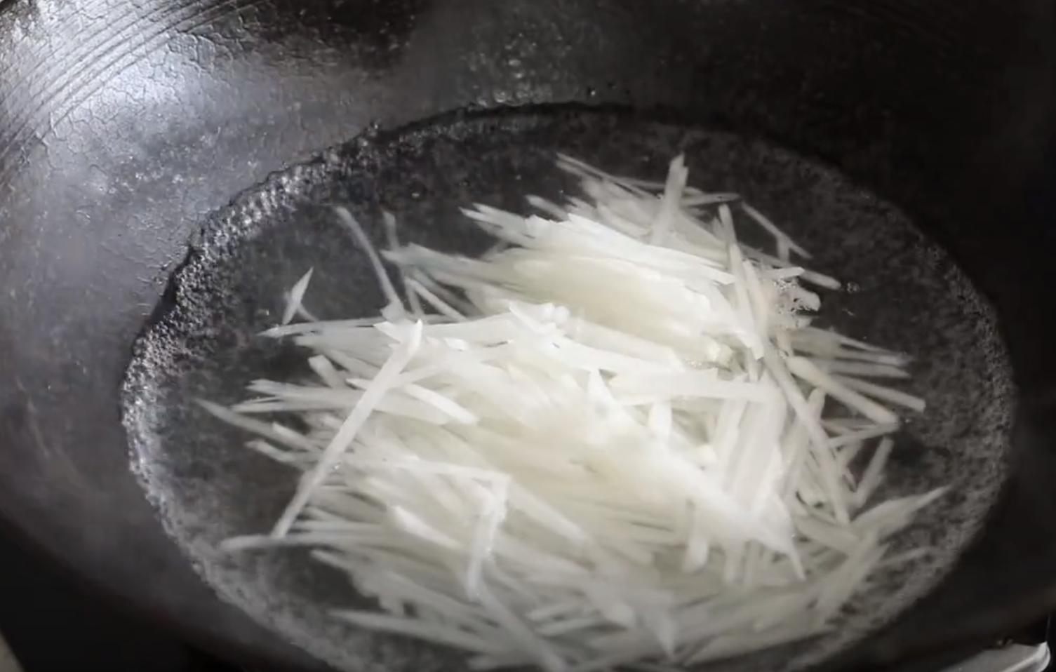 阳了之后身子太虚怎么办，专家建议：多吃2肉2菜，增强体力恢复快