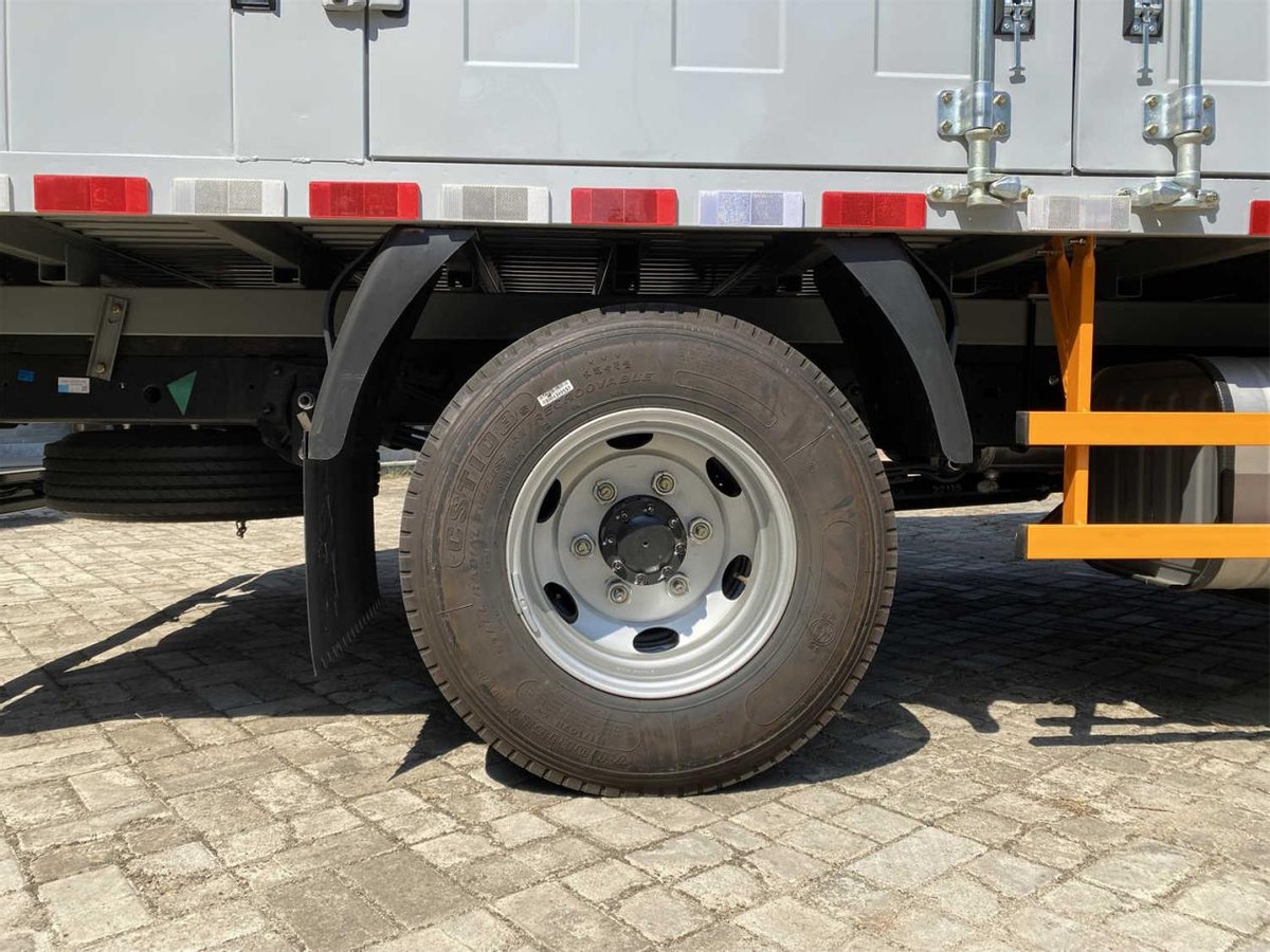 江铃新凯运轻卡最新款,新款江铃凯运宽体试驾