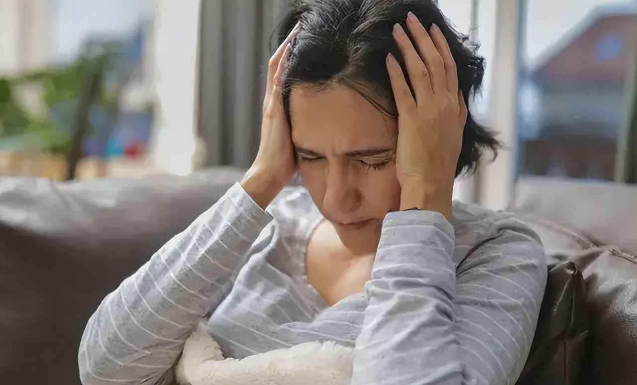 每次都吃撑但是饿得很快是什么病,很容易饿吃一点就撑是什么原因