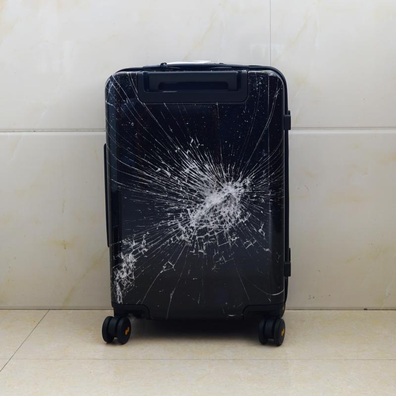 地平线八号行李箱周杰伦代言的吗,地平线行李箱周董