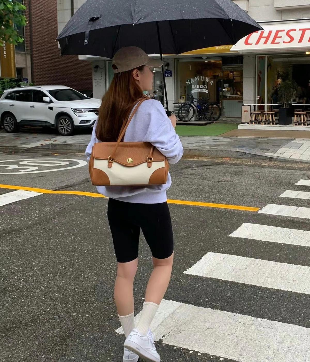 穿出露脚踝的感觉的袜子,别再露脚踝了今年流行袜子外穿