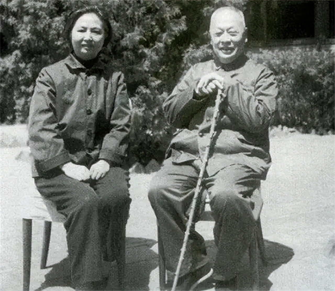 72年陈毅病重回光返照,女儿含泪将耳朵凑近,听见说了八个字