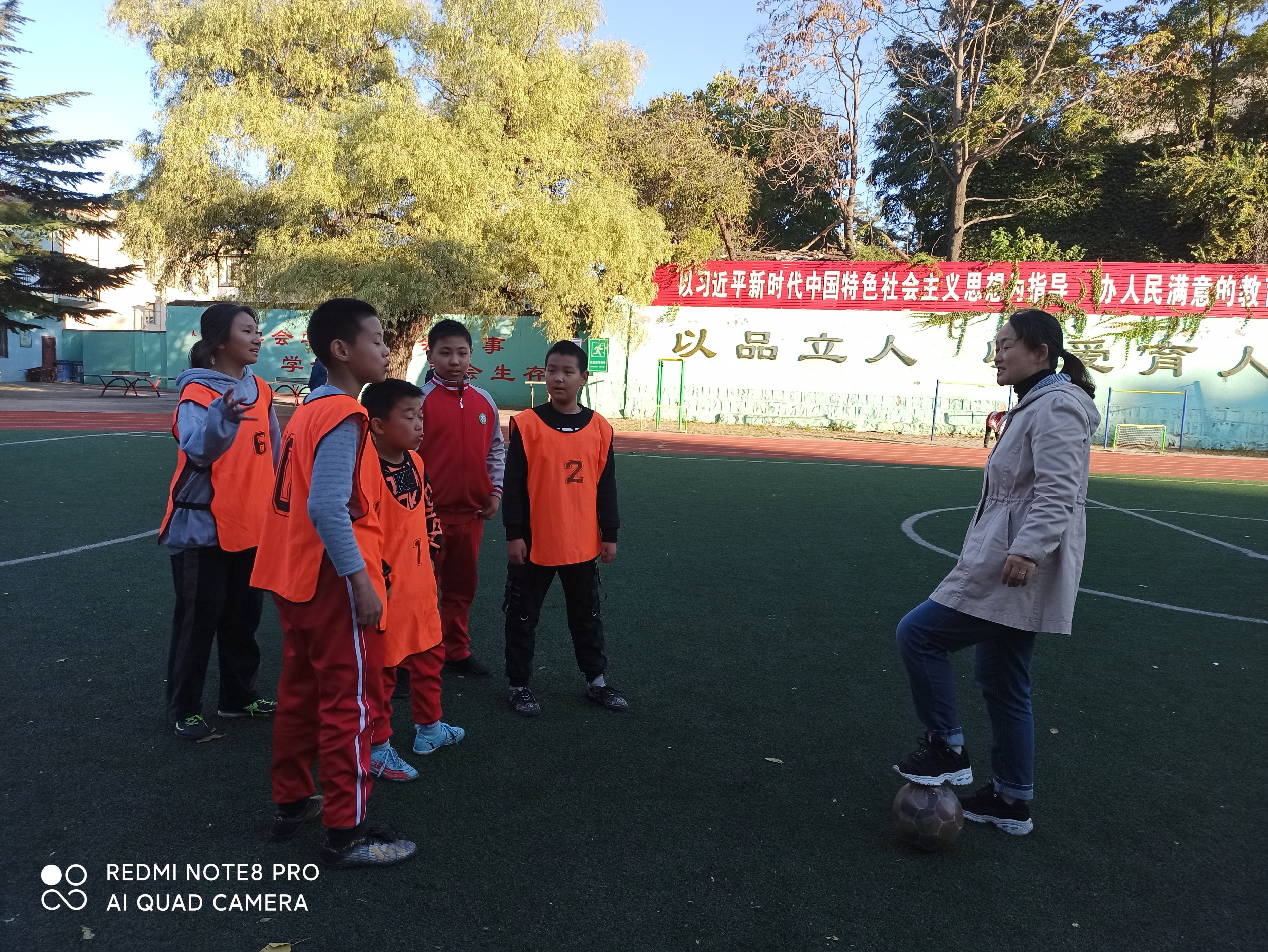 校园足球特色学校足球联赛,创魅力校园展艺术风采