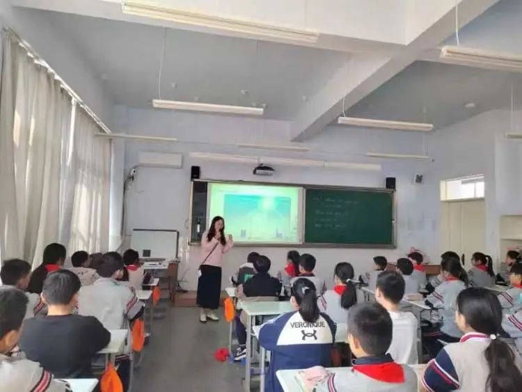 教联体开展小学英语教研活动,小学英语老师教研课活动简讯
