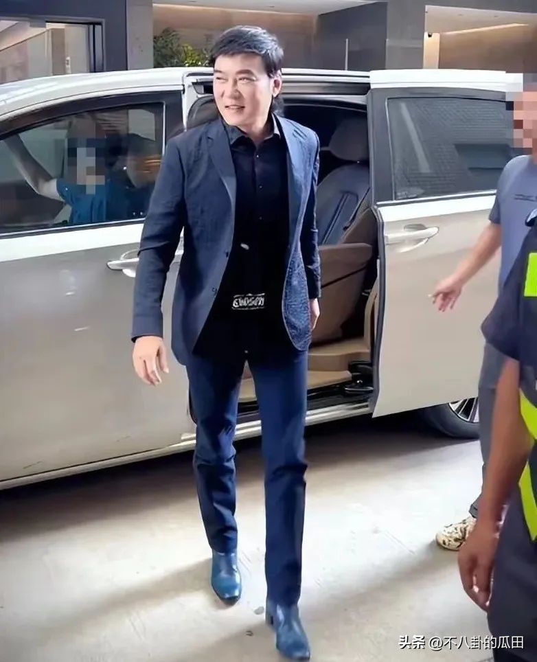 曾经红极一时如今落魄的明星们,曾经红极一时现在隐退的明星