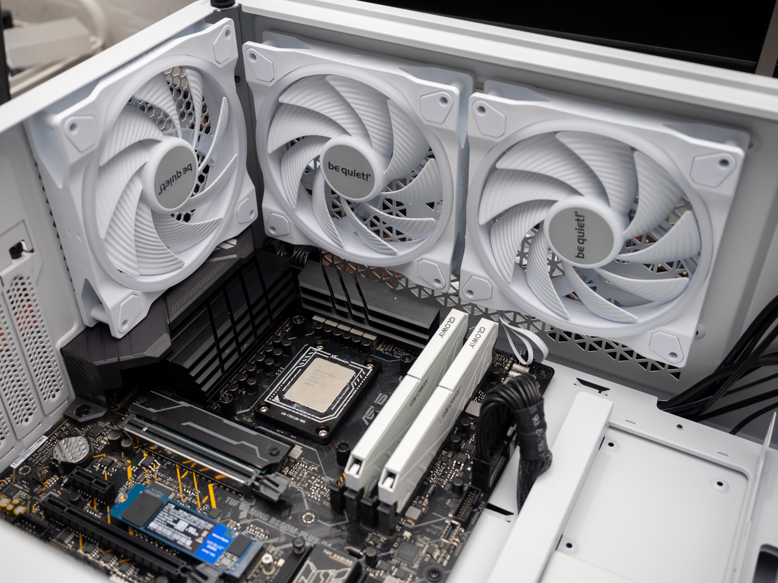 新机箱、新水冷、新风扇！来自bequiet！的白色主题