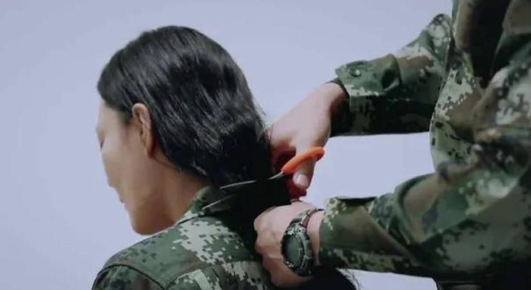 张馨予嫁给了当兵的何捷,张馨予嫁给何捷平时怎么在一起