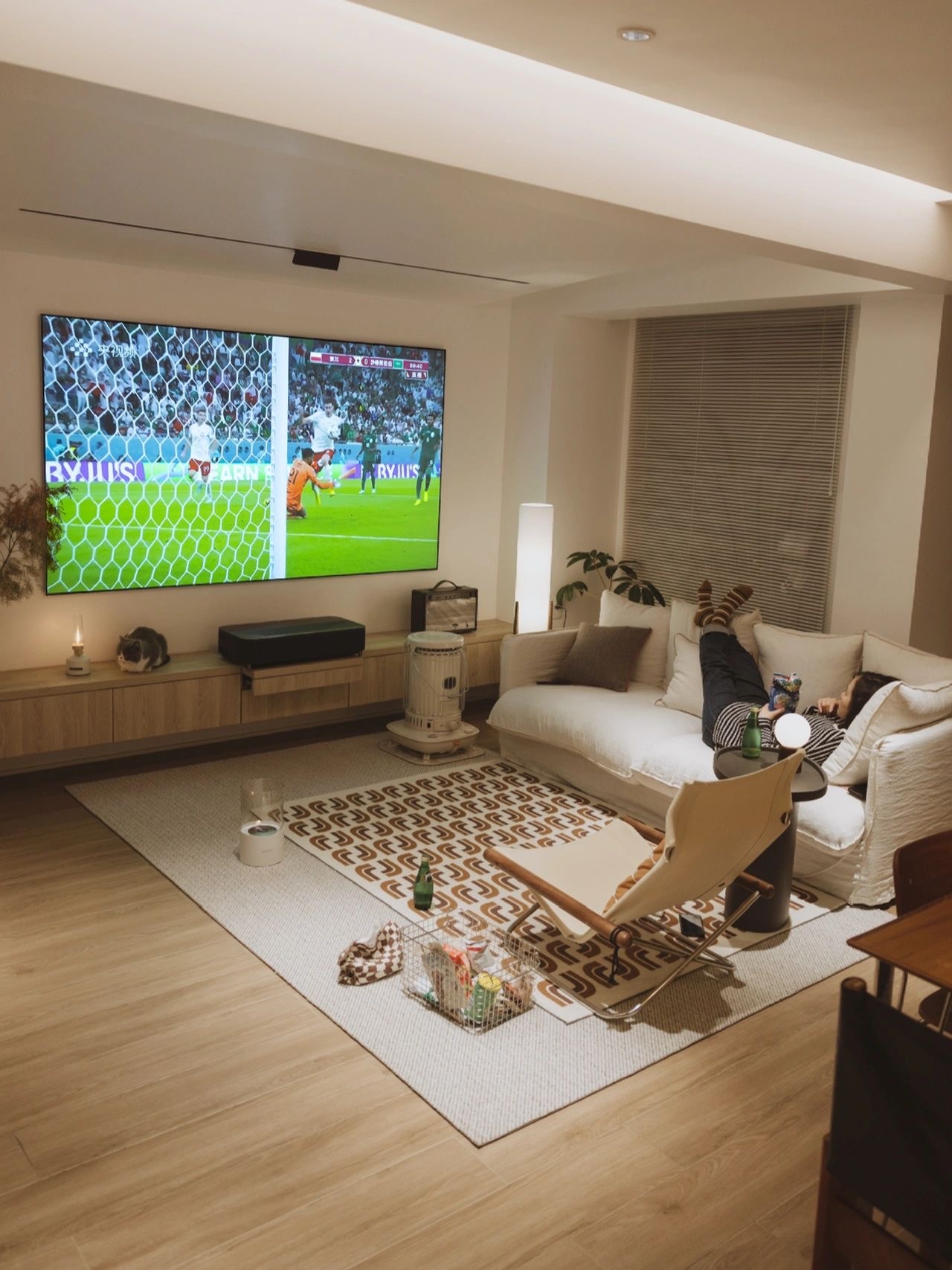 电视机和激光电视的区别,液晶电视和激光电视哪个更好